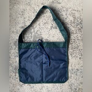 AHLEM Carryall Tote